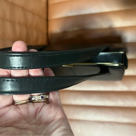 Vintage Black Leather Handbag - Picture 7 of 9